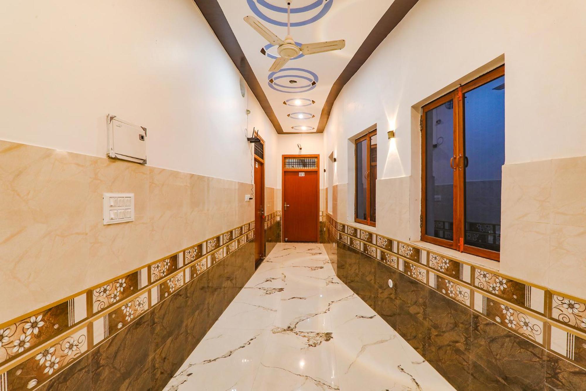Fabexpress Shree Siya Raman - 500M From Shri Ram Janam Bhumi Hotell Ayodhya Exteriör bild