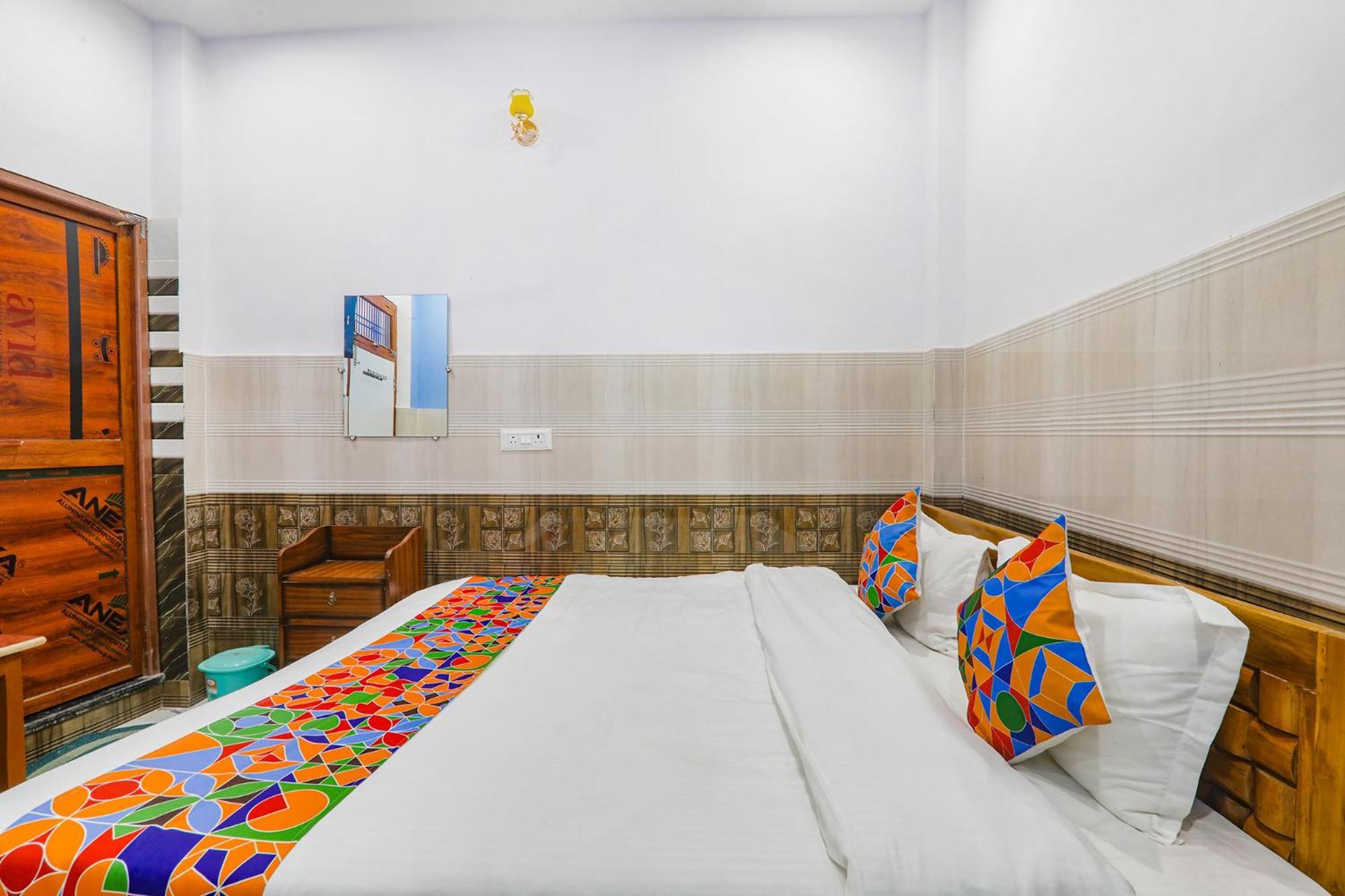Fabexpress Shree Siya Raman - 500M From Shri Ram Janam Bhumi Hotell Ayodhya Exteriör bild