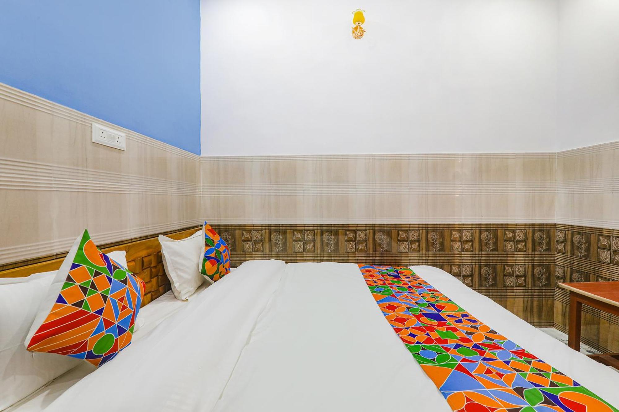 Fabexpress Shree Siya Raman - 500M From Shri Ram Janam Bhumi Hotell Ayodhya Exteriör bild